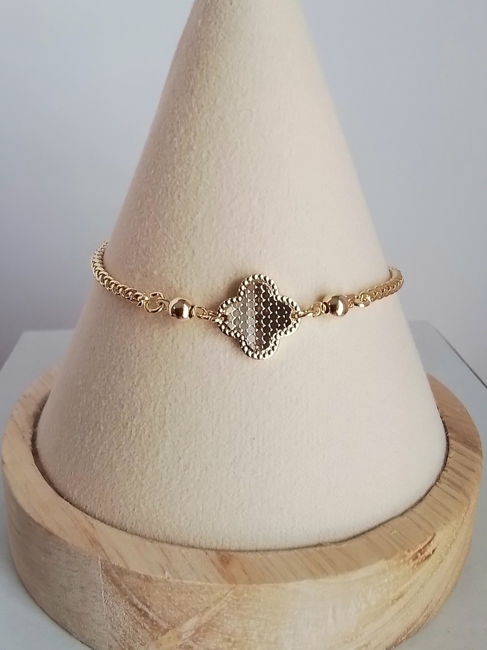 Yellow Gold Plated Textured Clover Chain Bracelet
